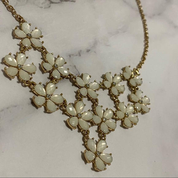 🛍 3/$45 Brand New Icing Statement Necklaces - Picture 2 of 7